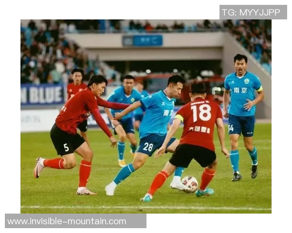 南京足球队在足球团队协作排行榜中荣获第三名展现出强大团队精神与实力