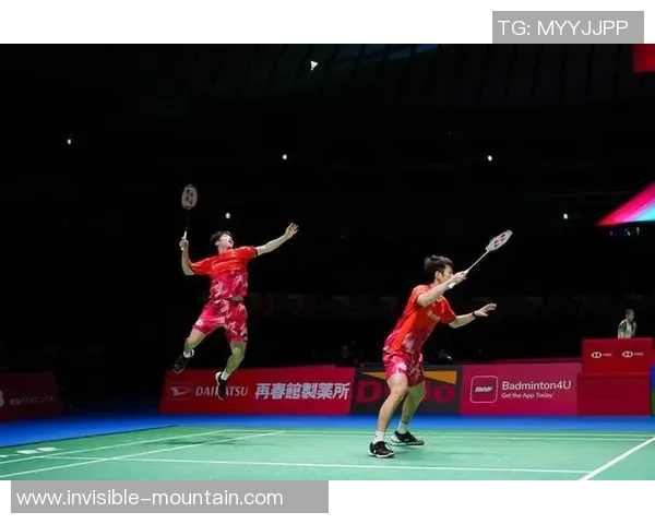 成都羽毛球队在锦标赛中的默契配合与战术分析探讨