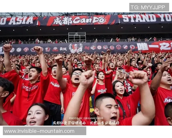 红色头发的足球明星如何在绿茵场上闪耀光芒与魅力